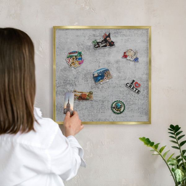 Tableau magnétique avec cadre de couleur dorée Surface grise