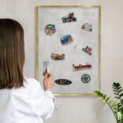 Tableau magnétique avec cadre de couleur dorée Élégance grise