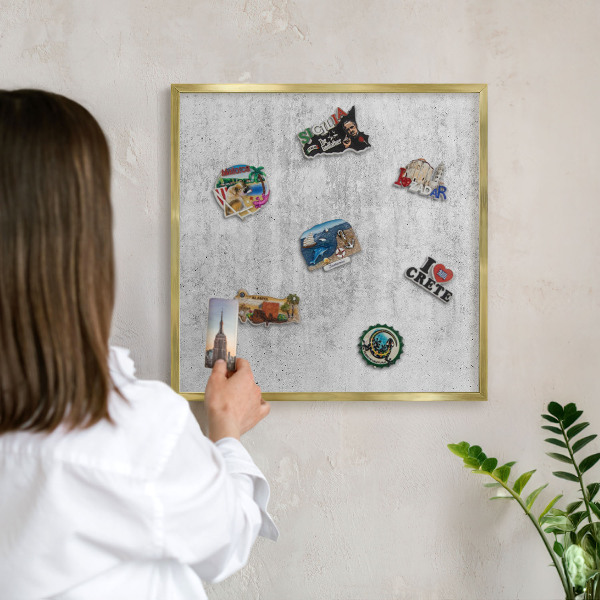 Tableau magnétique avec cadre de couleur dorée Texture grise
