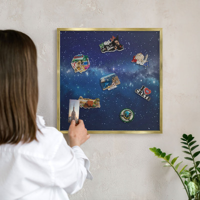 Tableau magnétique avec cadre de couleur dorée Espace stellaire