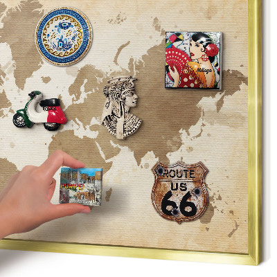 Tableau magnétique avec cadre de couleur dorée Carte du monde