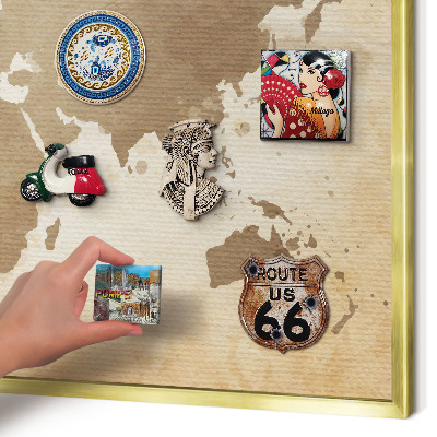 Tableau magnétique avec cadre de couleur dorée Carte du monde