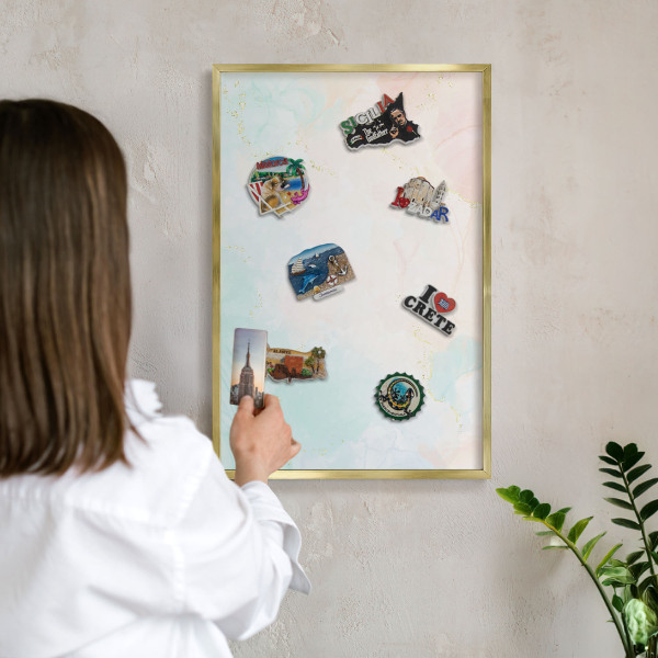 Tableau magnétique avec cadre de couleur dorée Élégance pastel