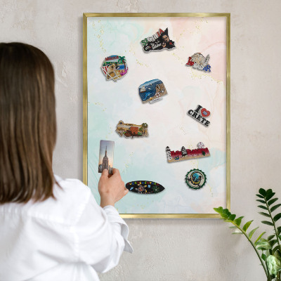 Tableau magnétique avec cadre de couleur dorée Élégance pastel