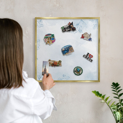 Tableau magnétique avec cadre de couleur dorée Élégance florale