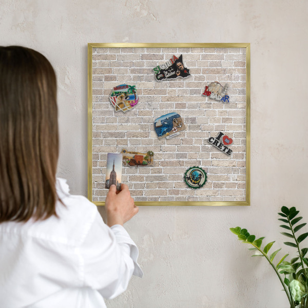 Tableau magnétique avec cadre de couleur dorée Motif brique