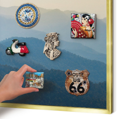 Tableau magnétique avec cadre de couleur dorée Vues sur la montagne