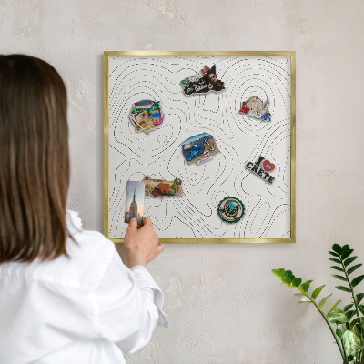 Tableau magnétique avec cadre de couleur dorée Élégance géométrique