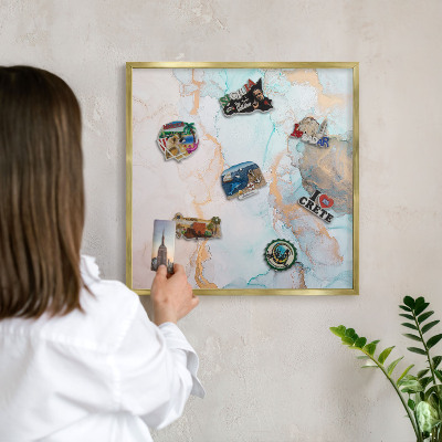 Tableau magnétique avec cadre de couleur dorée Formes pastel
