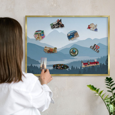 Tableau magnétique avec cadre de couleur dorée Harmonie des montagnes