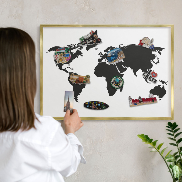 Tableau magnétique avec cadre de couleur dorée Carte du monde
