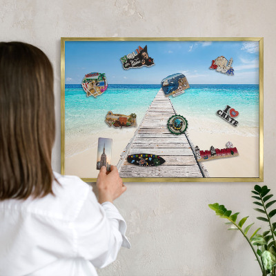 Tableau magnétique avec cadre de couleur dorée Jetée de l'océan