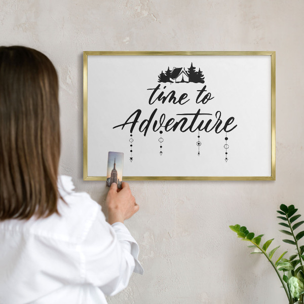 Tableau magnétique avec cadre de couleur dorée L'aventure vous attend