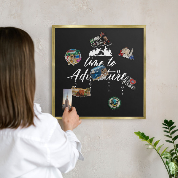 Tableau pour aimants cadre doré L'aventure vous attend