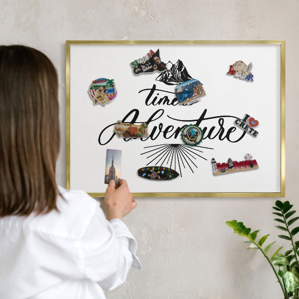 Tableau magnétique avec cadre de couleur dorée Le voyage de découverte