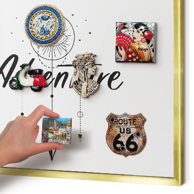 Tableau magnétique avec cadre de couleur dorée Thème aventure