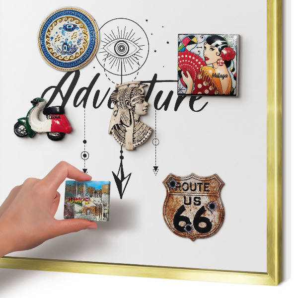 Tableau magnétique avec cadre de couleur dorée Thème aventure