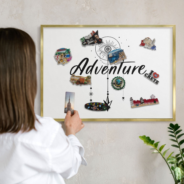 Tableau magnétique avec cadre de couleur dorée Thème aventure