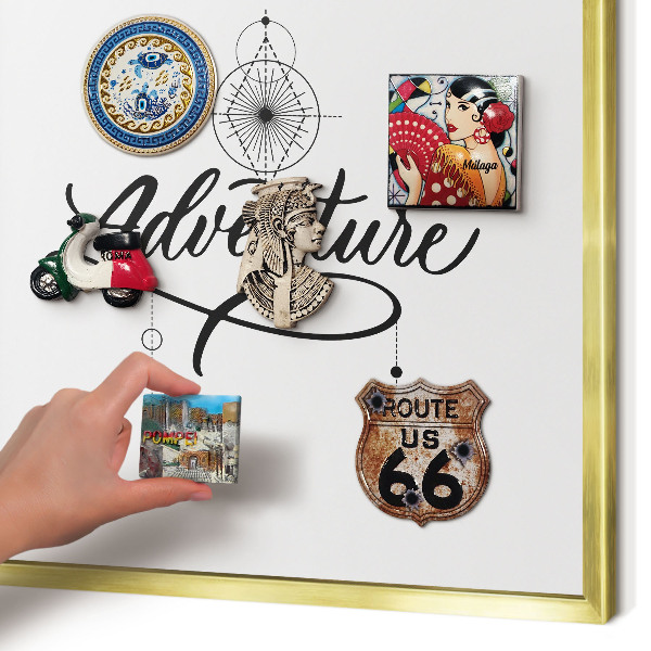 Tableau magnétique avec cadre de couleur dorée Aventure typographique