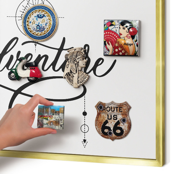 Tableau magnétique avec cadre de couleur dorée Aventure typographique