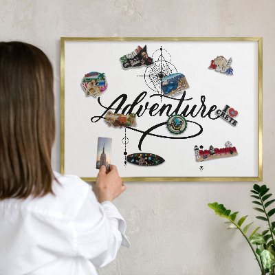 Tableau magnétique avec cadre de couleur dorée Aventure typographique