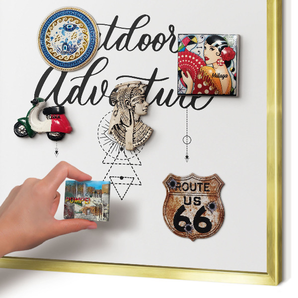 Tableau magnétique avec cadre de couleur dorée Aventure en plein air