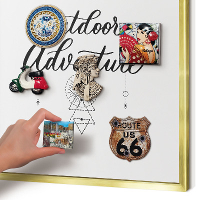 Tableau magnétique avec cadre de couleur dorée Aventure en plein air