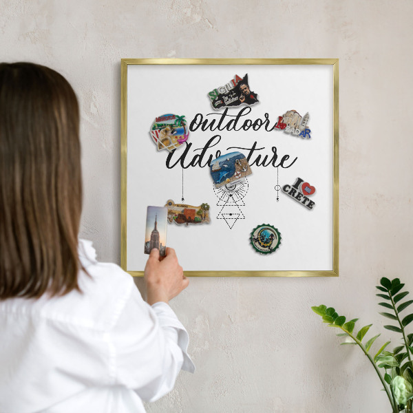 Tableau magnétique avec cadre de couleur dorée Aventure en plein air