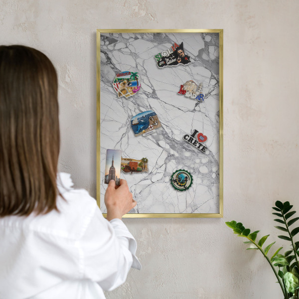 Tableau magnétique avec cadre de couleur dorée Élégance du marbre