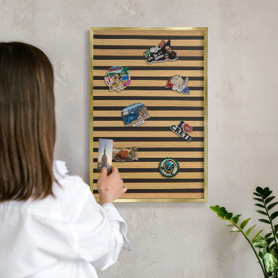 Tableau magnétique avec cadre de couleur dorée Rythmes en bois