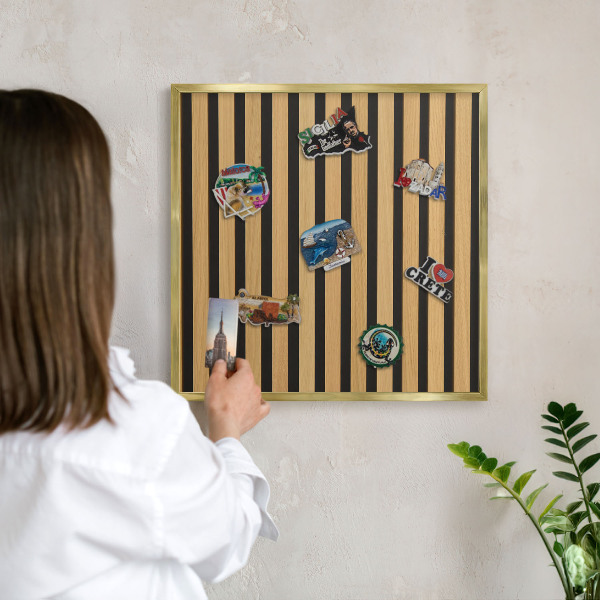 Tableau magnétique avec cadre de couleur dorée Rythmes en bois