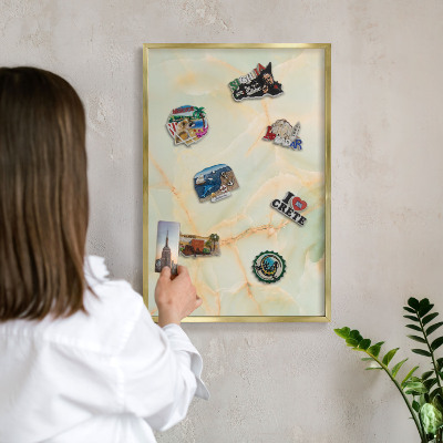 Tableau magnétique avec cadre de couleur dorée Élégance du marbre