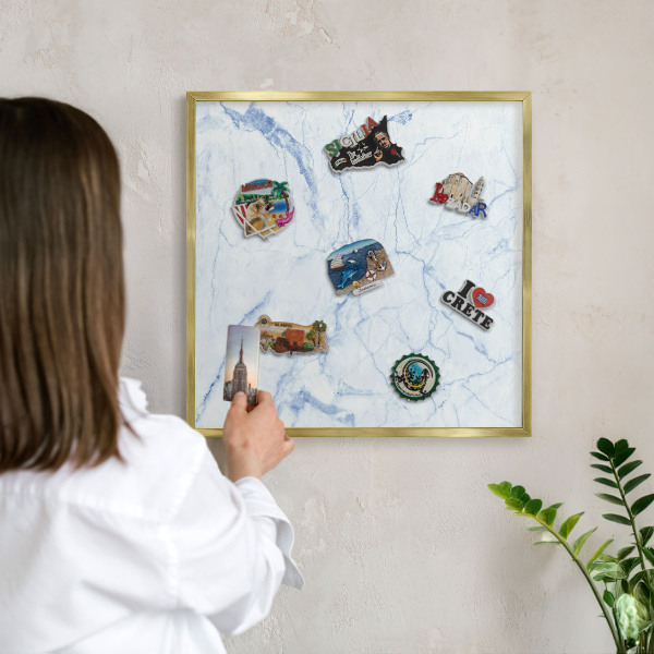 Tableau magnétique avec cadre de couleur dorée Motif en marbre