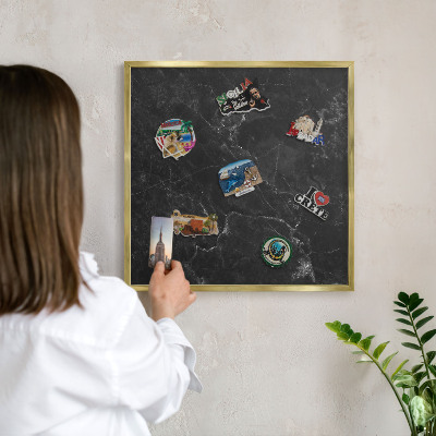 Tableau magnétique avec cadre de couleur dorée Marbre noir