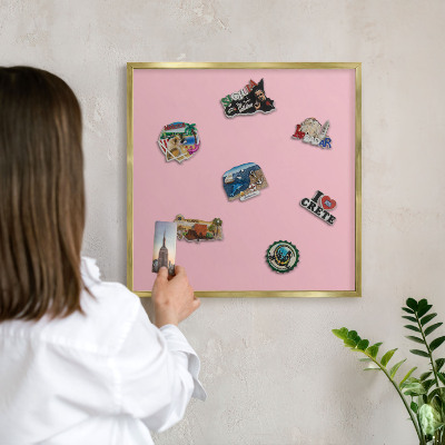 Tableau magnétique avec cadre de couleur dorée Rose clair