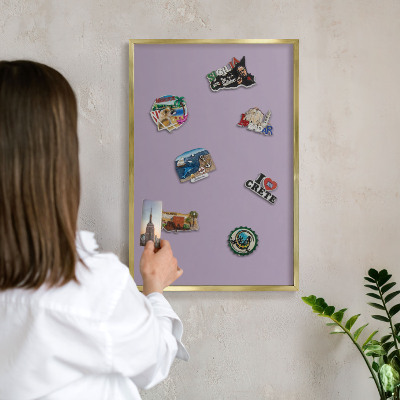 Tableau magnétique avec cadre de couleur dorée Lilas violet