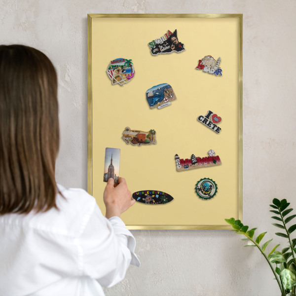 Tableau magnétique avec cadre de couleur dorée Jaune crème