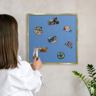Tableau magnétique avec cadre de couleur dorée Couleur bleue