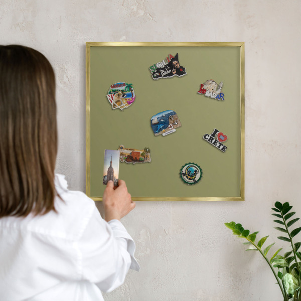 Tableau magnétique avec cadre de couleur dorée Herbe verte