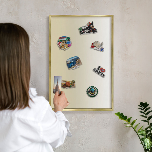 Tableau magnétique avec cadre de couleur dorée Dégradé crème