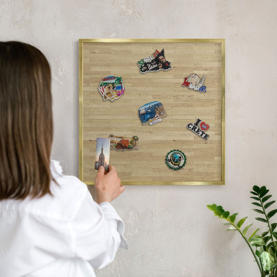Tableau magnétique avec cadre de couleur dorée Texture bois