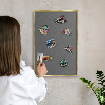 Tableau magnétique avec cadre de couleur dorée Texture grise