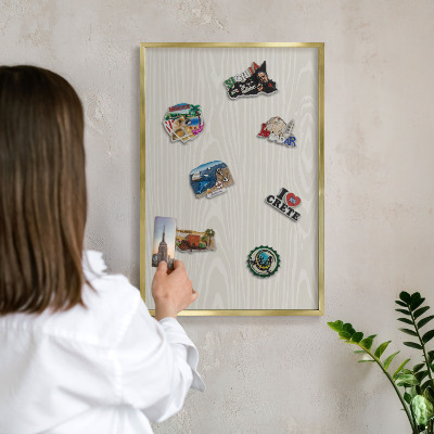 Tableau magnétique avec cadre de couleur dorée Structure en bois