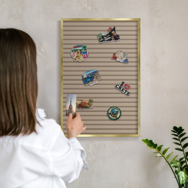 Tableau magnétique avec cadre de couleur dorée Rayures verticales