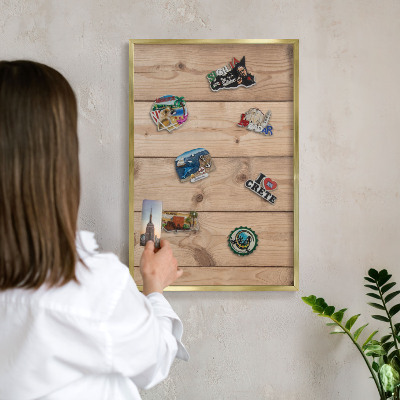 Tableau magnétique avec cadre de couleur dorée Texture bois