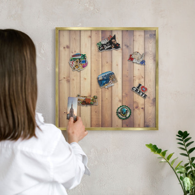Tableau magnétique avec cadre de couleur dorée Planches en bois