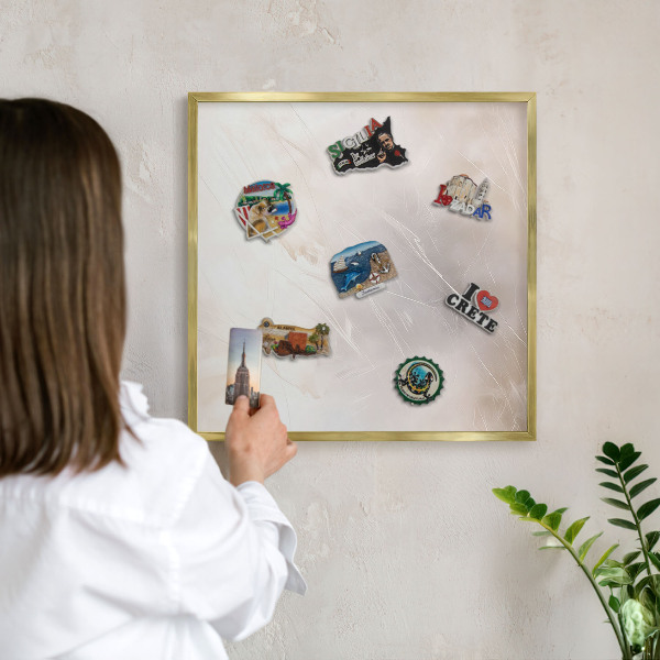 Tableau magnétique avec cadre de couleur dorée Douce légèreté