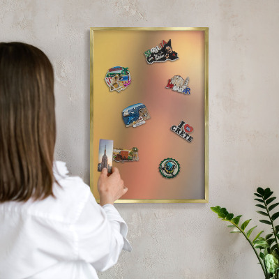 Tableau magnétique avec cadre de couleur dorée Lueur colorée