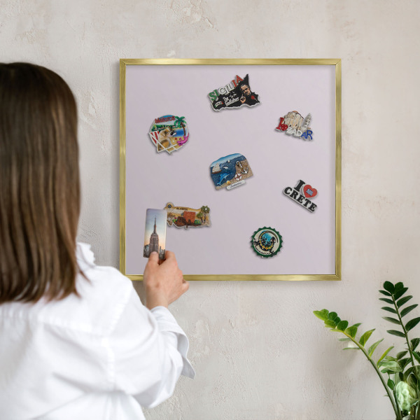Tableau magnétique avec cadre de couleur dorée Lilas clair