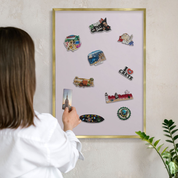 Tableau magnétique avec cadre de couleur dorée Lilas clair